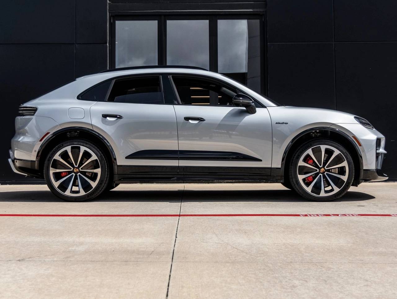 2026 Porsche Macan Macan GTS Electric