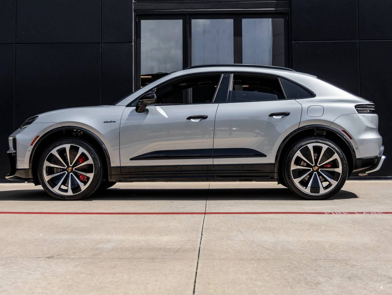2026 Porsche Macan Macan GTS Electric