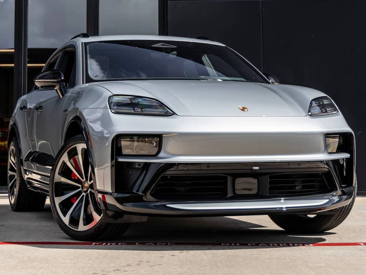 2026 Porsche Macan Macan GTS Electric