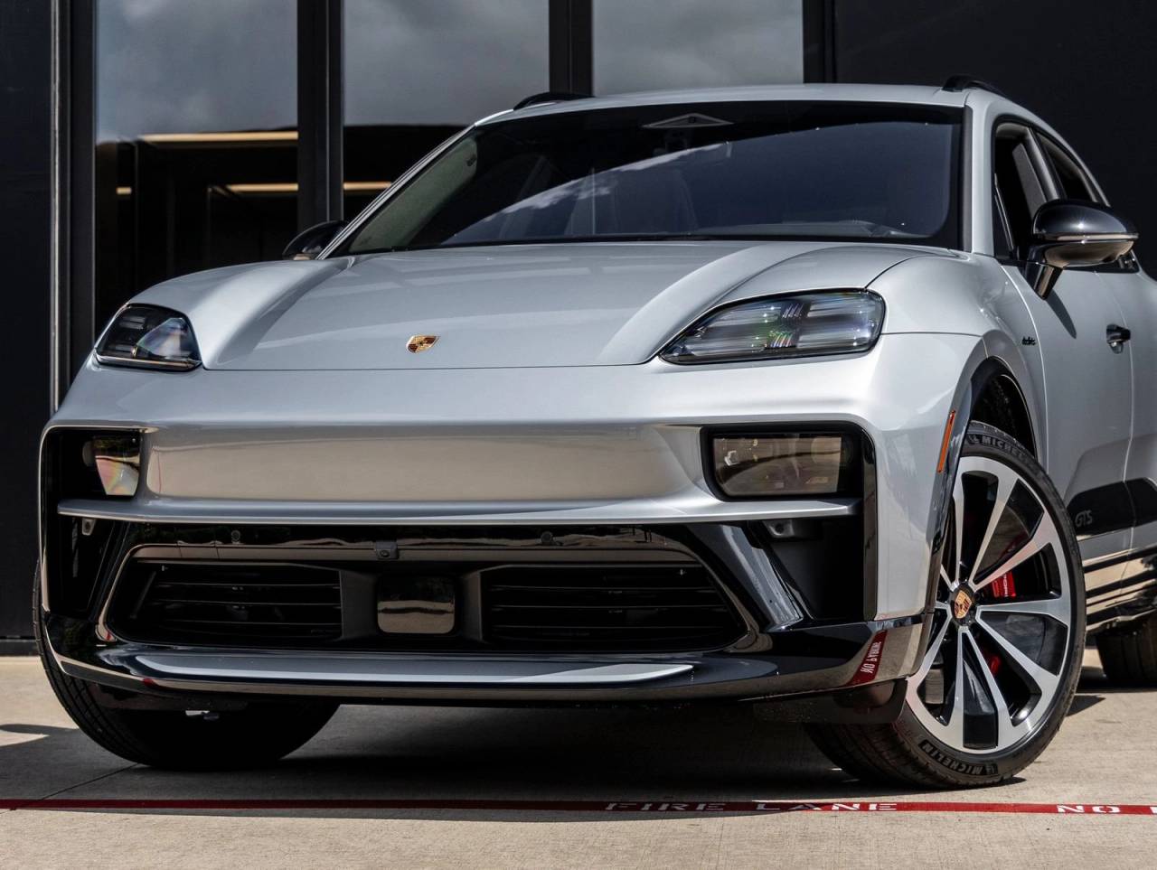 2026 Porsche Macan Macan GTS Electric