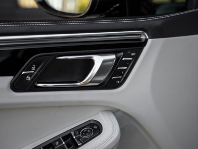 2025 Porsche Macan Macan GTS
