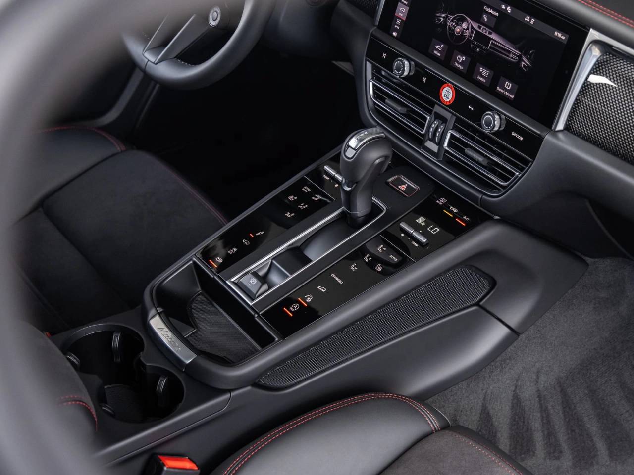 2026 Porsche Macan Macan GTS