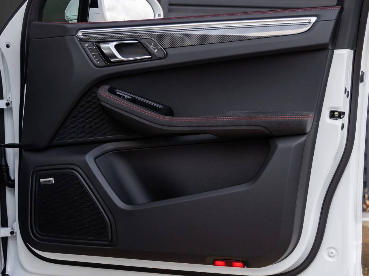 2026 Porsche Macan Macan GTS