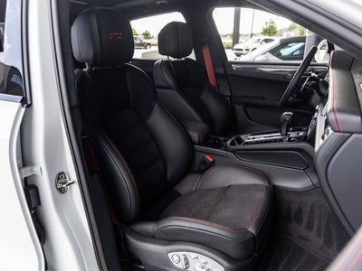 2026 Porsche Macan Macan GTS