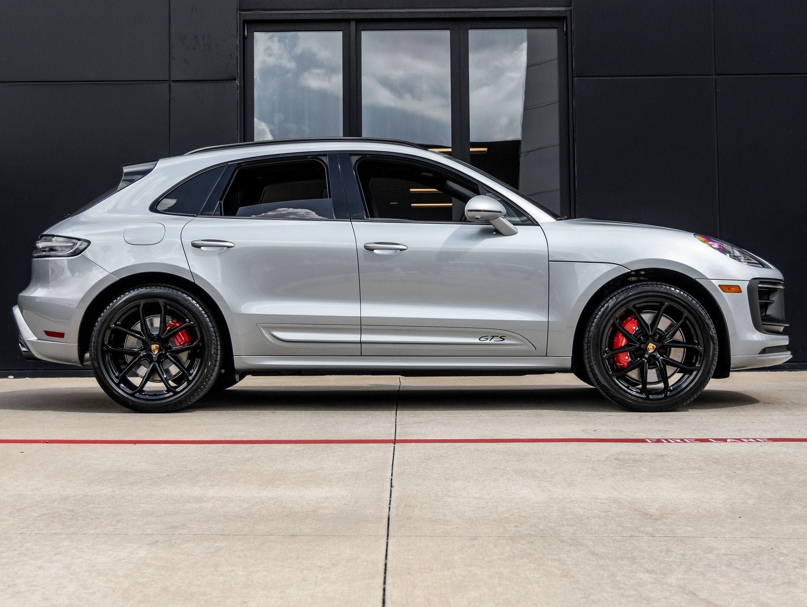 2026 Porsche Macan Macan GTS