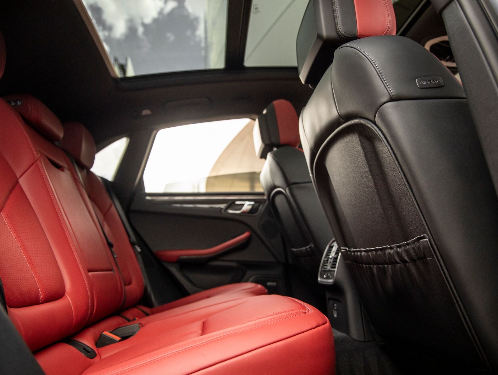 2026 Porsche Macan Macan GTS