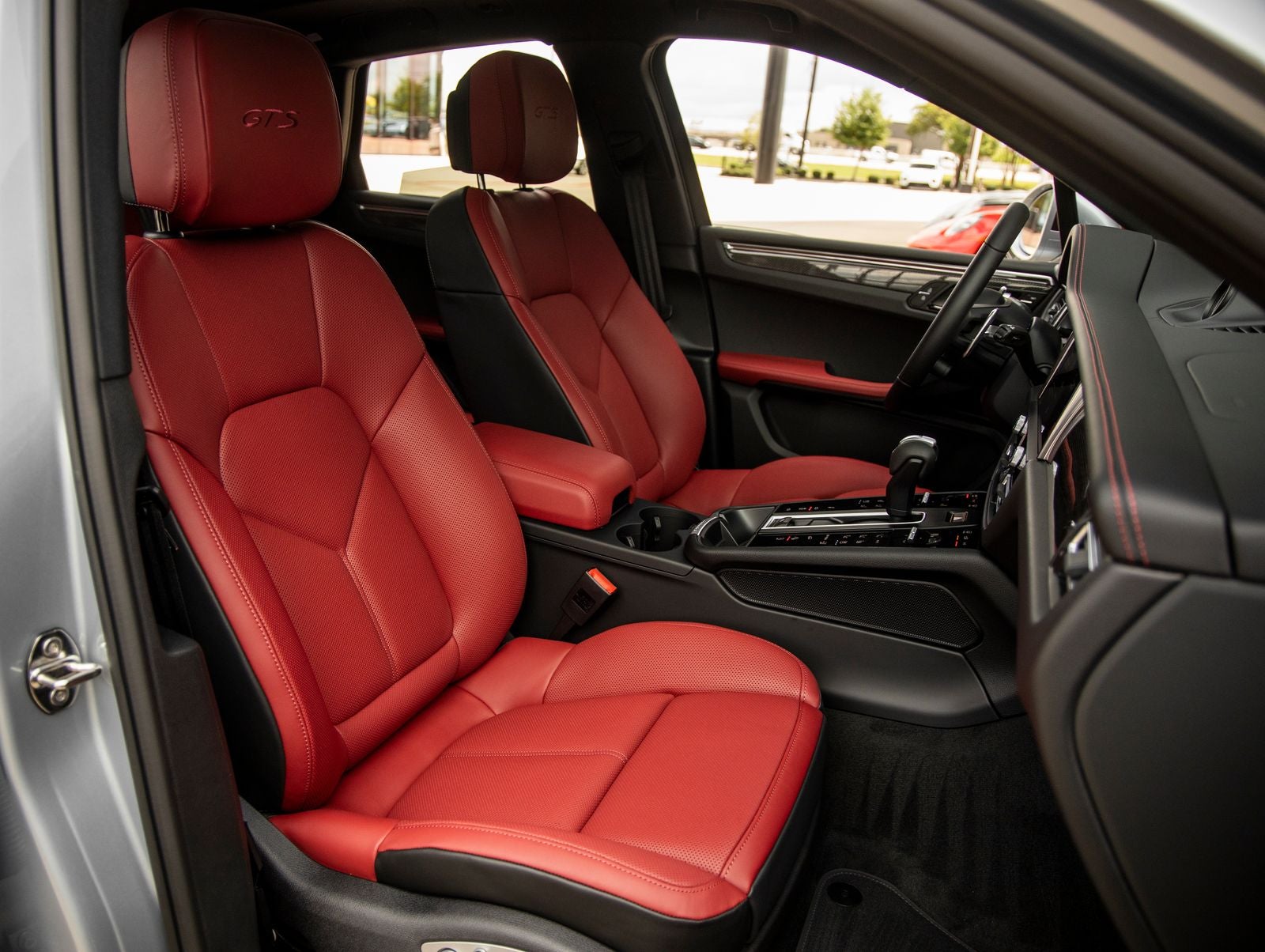 2026 Porsche Macan Macan GTS
