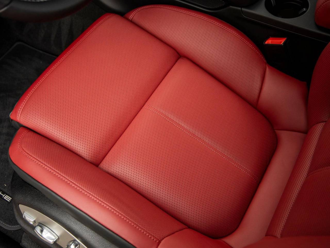 2026 Porsche Macan Macan GTS