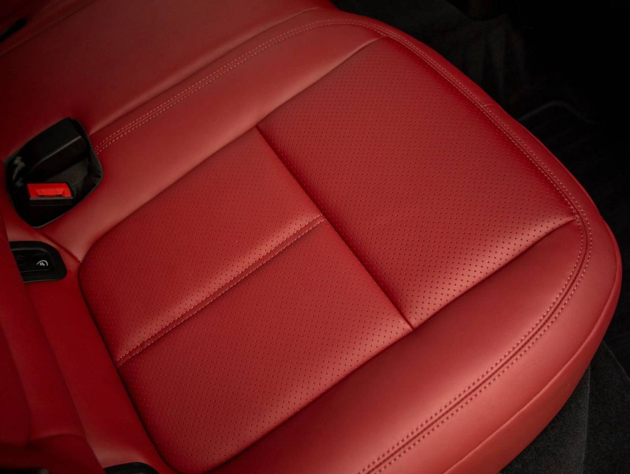 2026 Porsche Macan Macan GTS