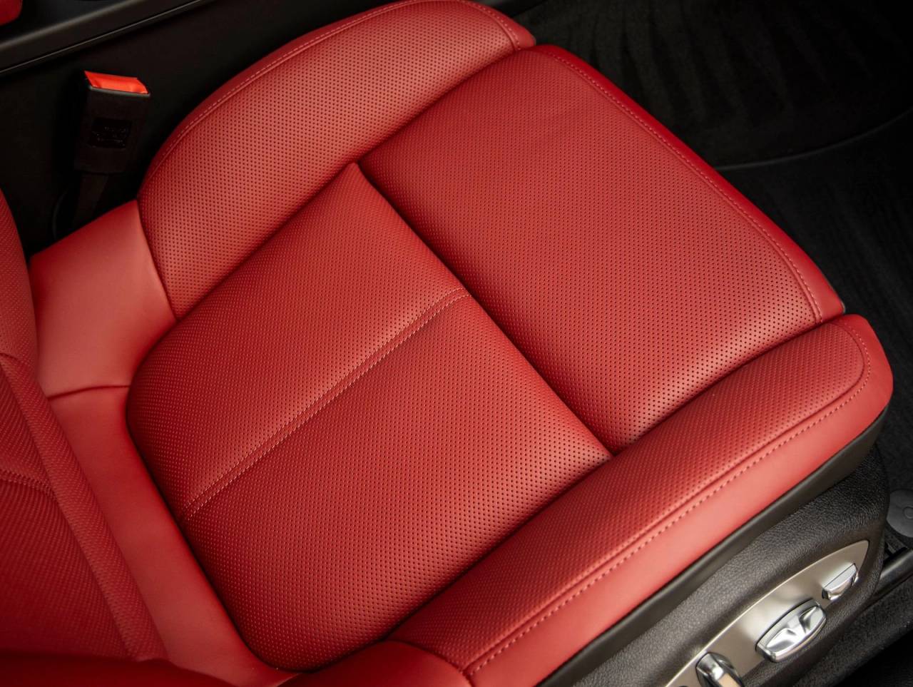 2026 Porsche Macan Macan GTS