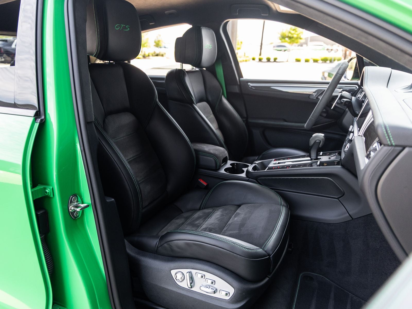 2023 Porsche Macan GTS