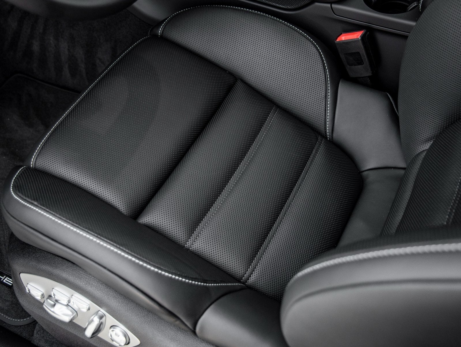 2026 Porsche Macan Macan GTS