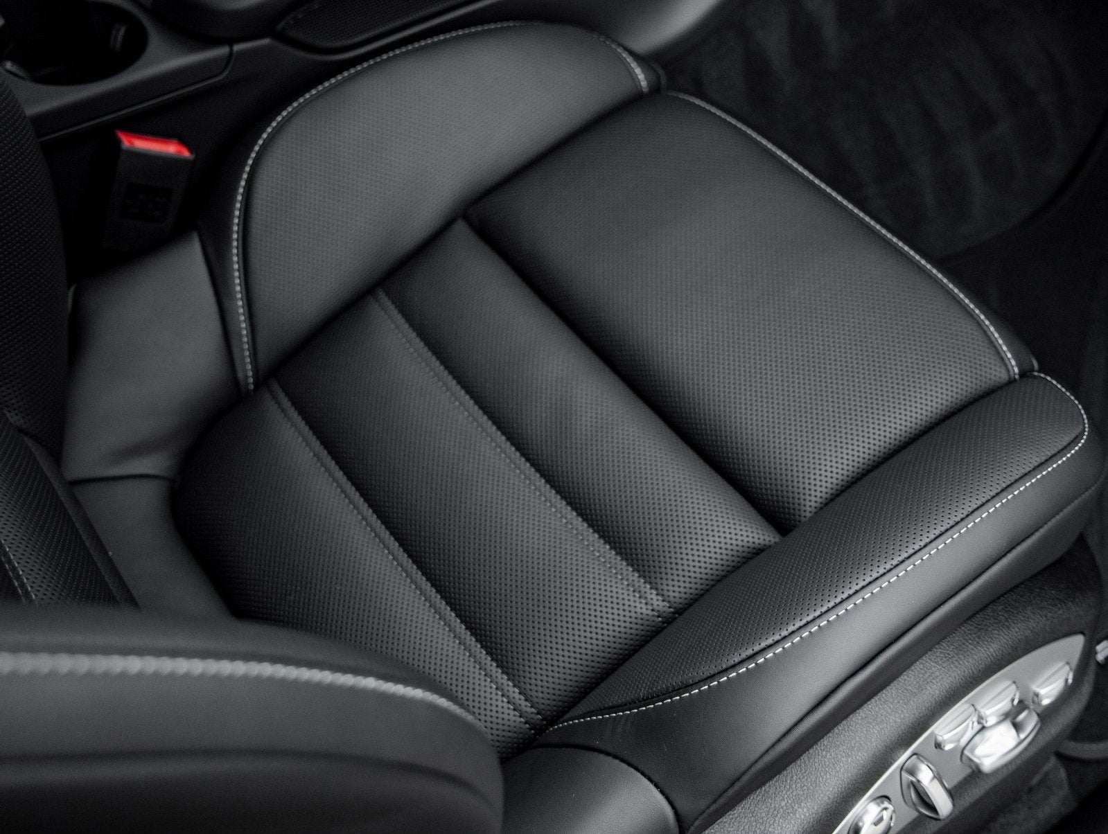 2026 Porsche Macan Macan GTS