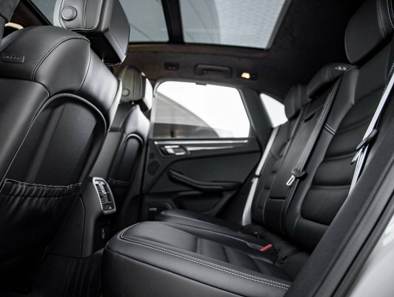 2026 Porsche Macan Macan GTS