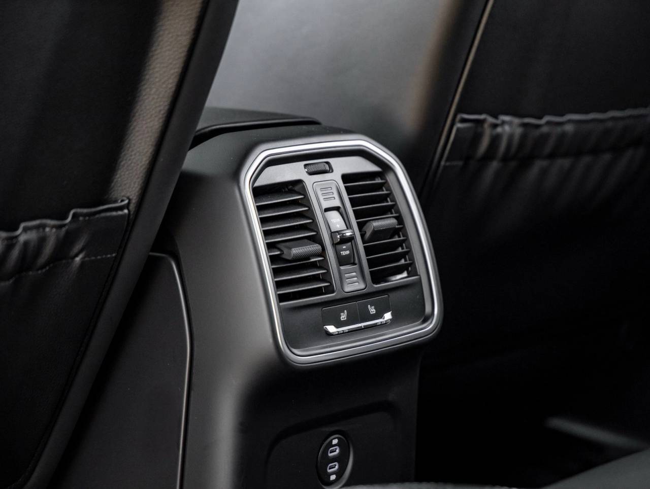 2026 Porsche Macan Macan GTS