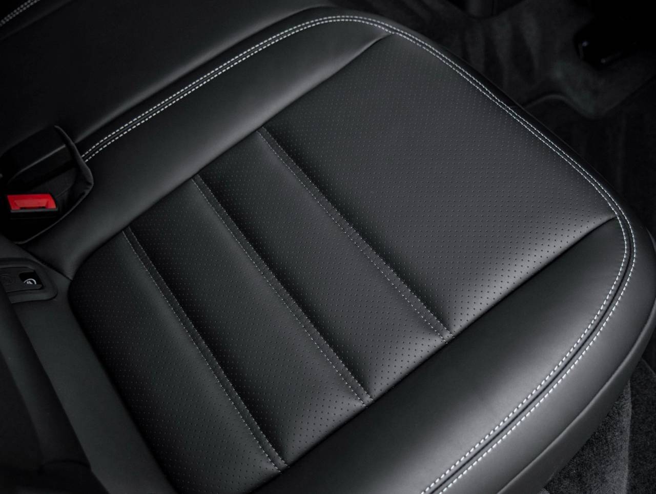 2026 Porsche Macan Macan GTS