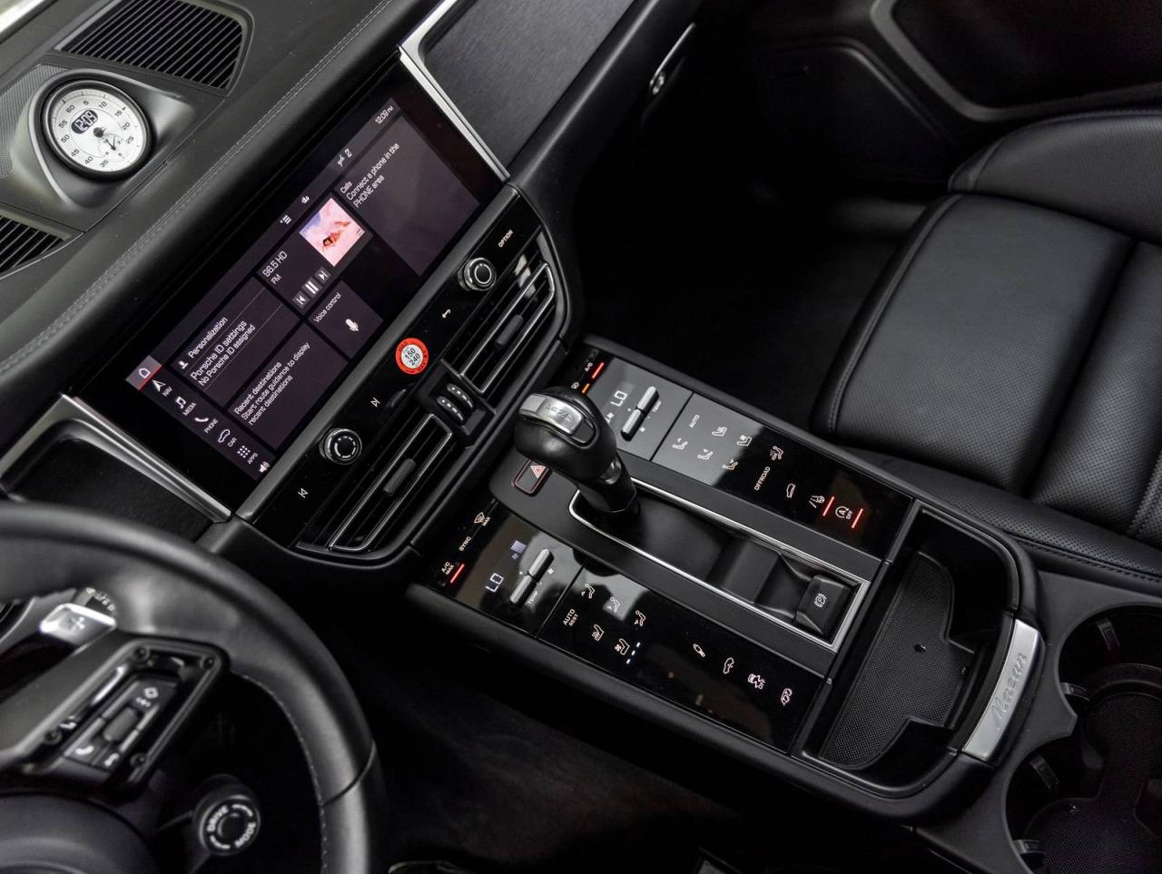 2024 Porsche Macan Macan GTS (MY24)