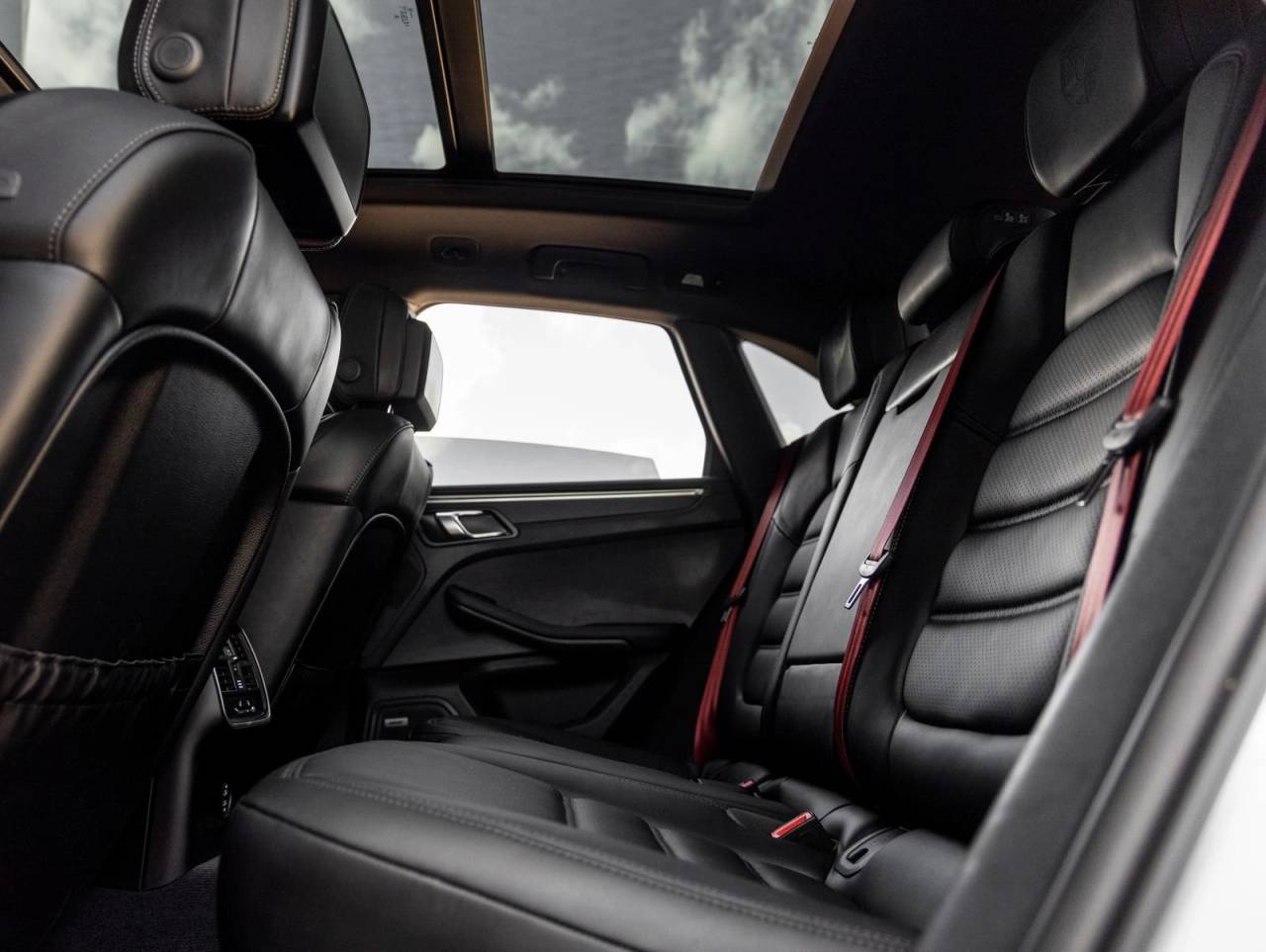 2024 Porsche Macan Macan GTS (MY24)