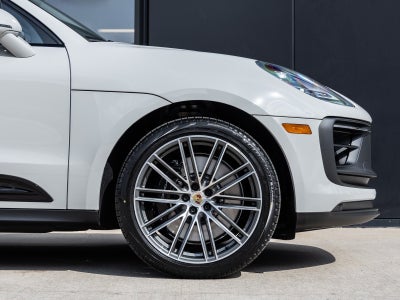 2026 Porsche Macan Macan GTS