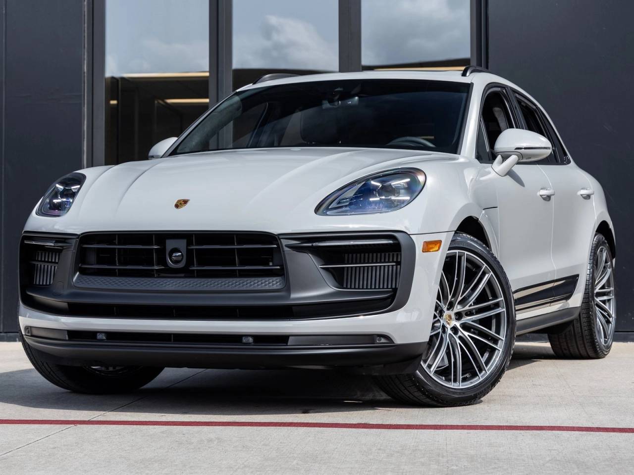 2026 Porsche Macan Macan GTS