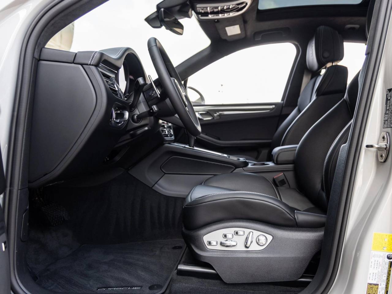 2026 Porsche Macan Macan GTS