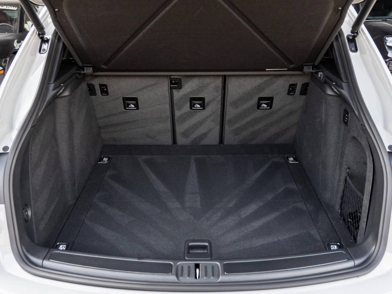 2026 Porsche Macan Macan GTS