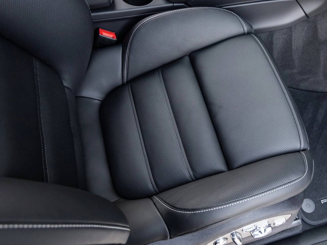 2026 Porsche Macan Macan GTS