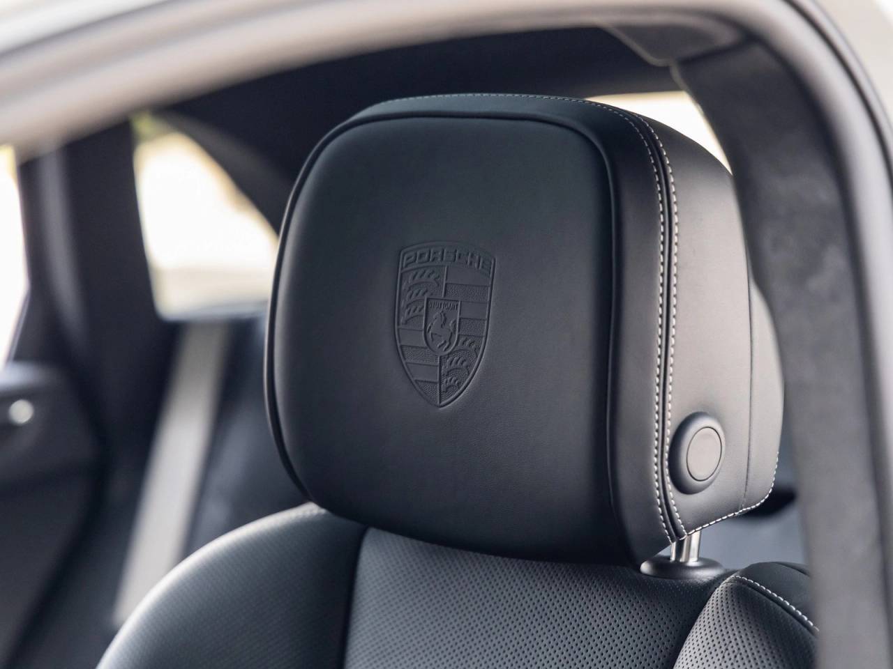 2026 Porsche Macan Macan GTS