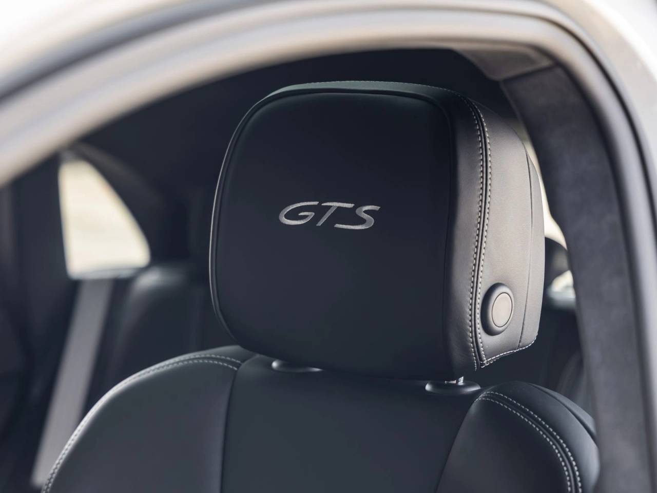 2026 Porsche Macan GTS