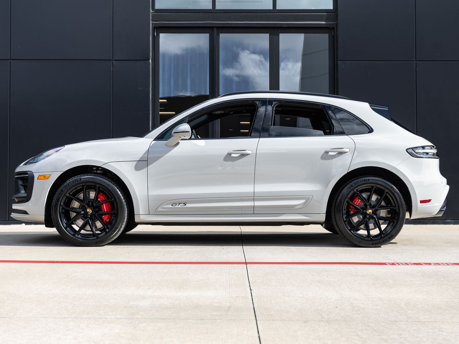 2026 Porsche Macan Macan GTS