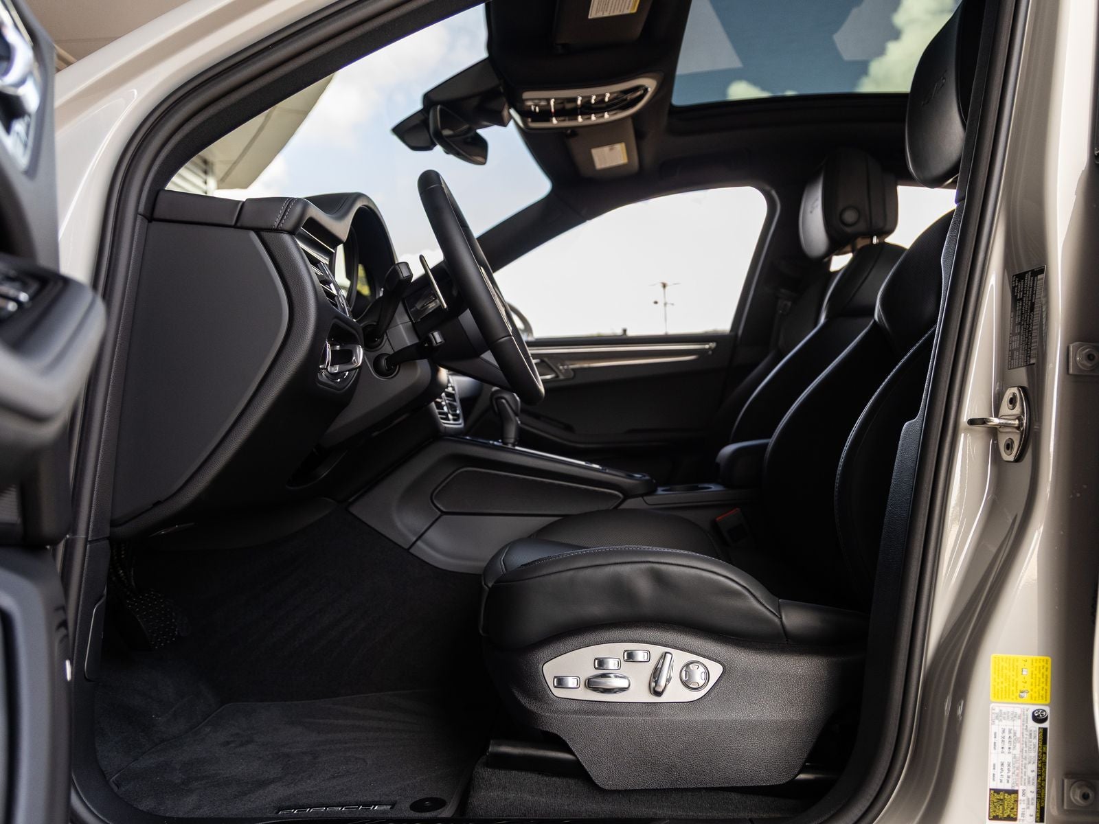 2026 Porsche Macan Macan GTS