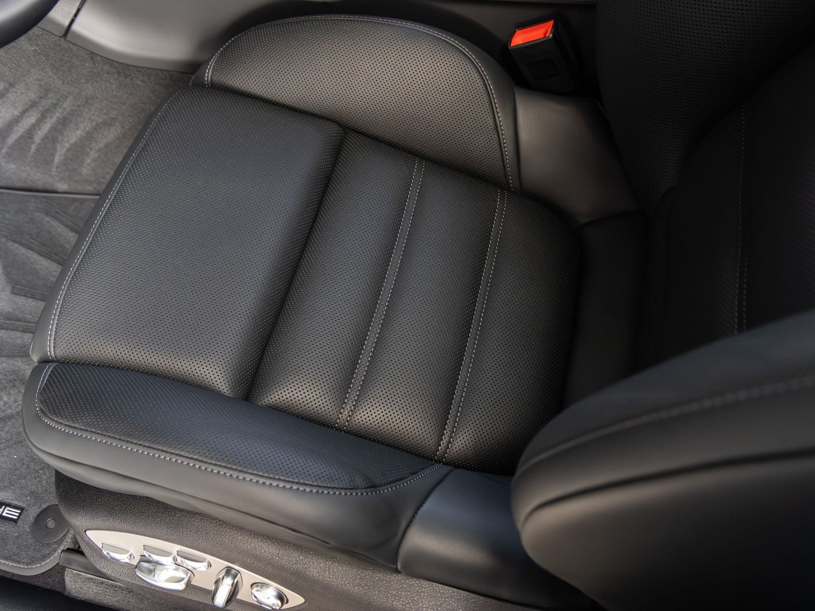 2026 Porsche Macan Macan GTS
