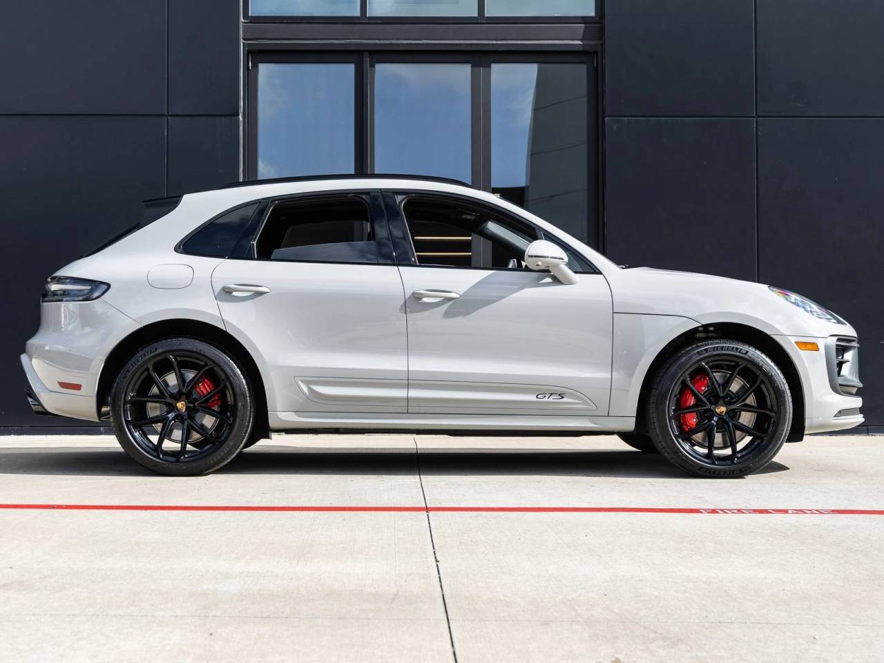 2026 Porsche Macan Macan GTS