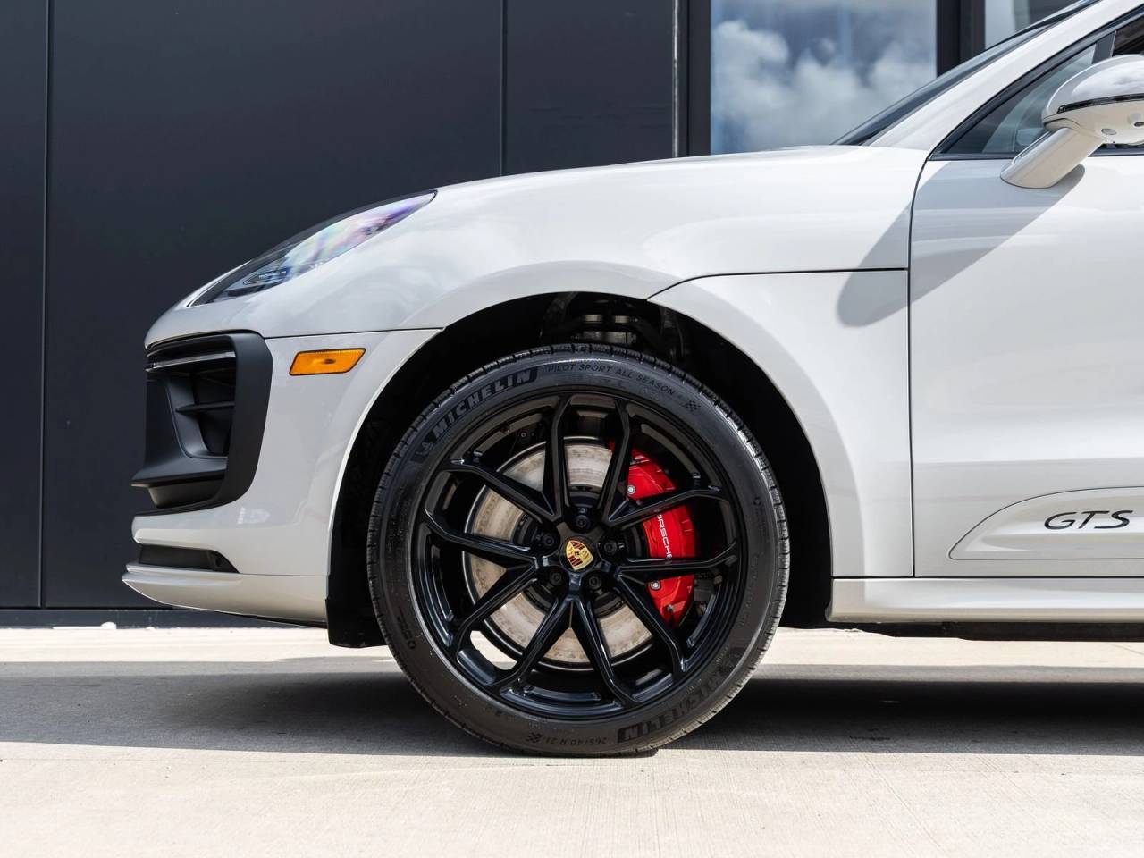 2026 Porsche Macan Macan GTS