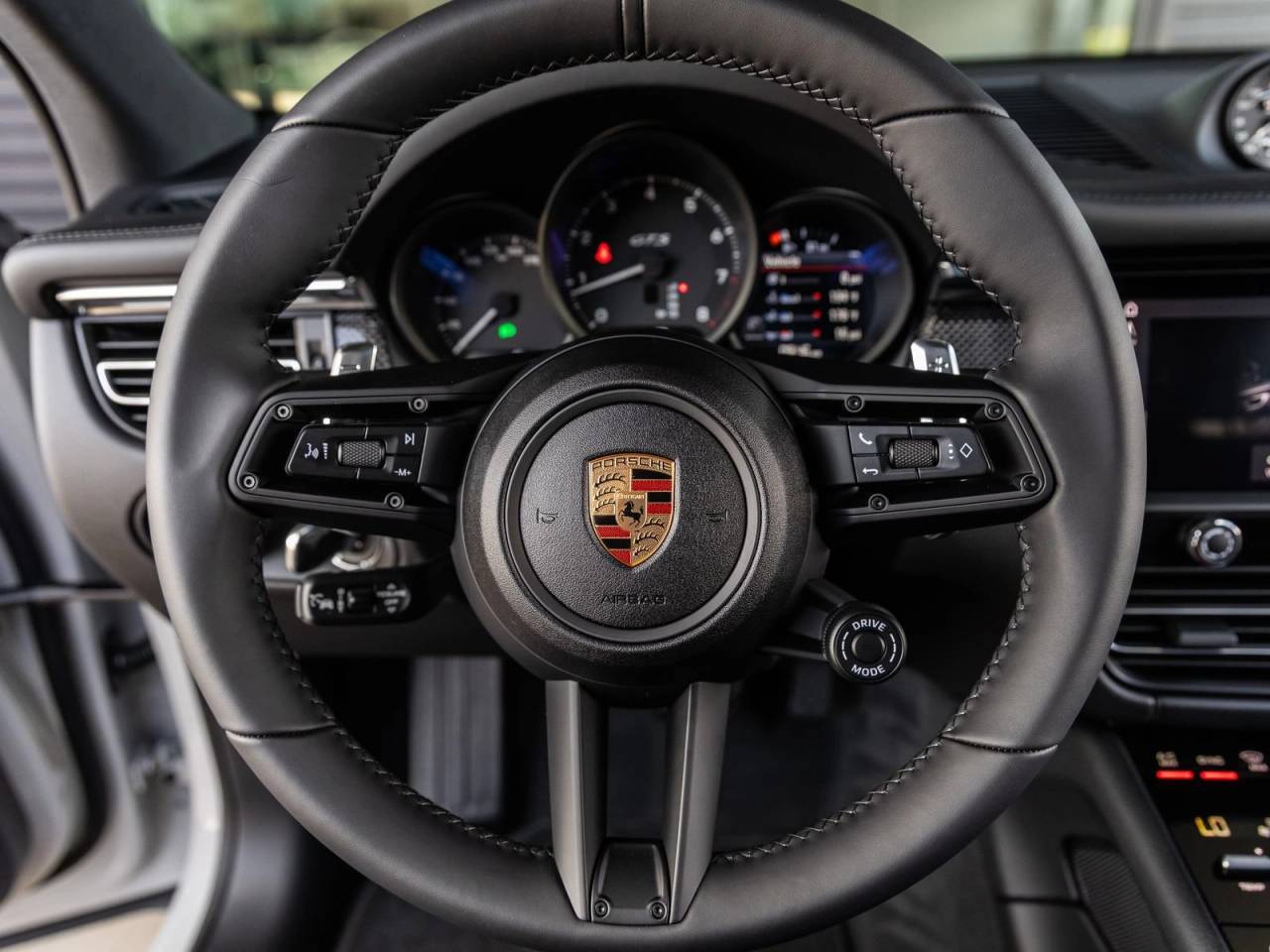2026 Porsche Macan Macan GTS