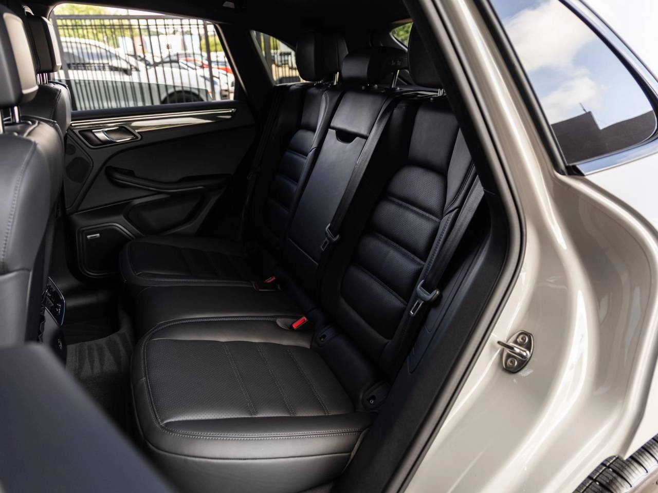 2026 Porsche Macan Macan GTS