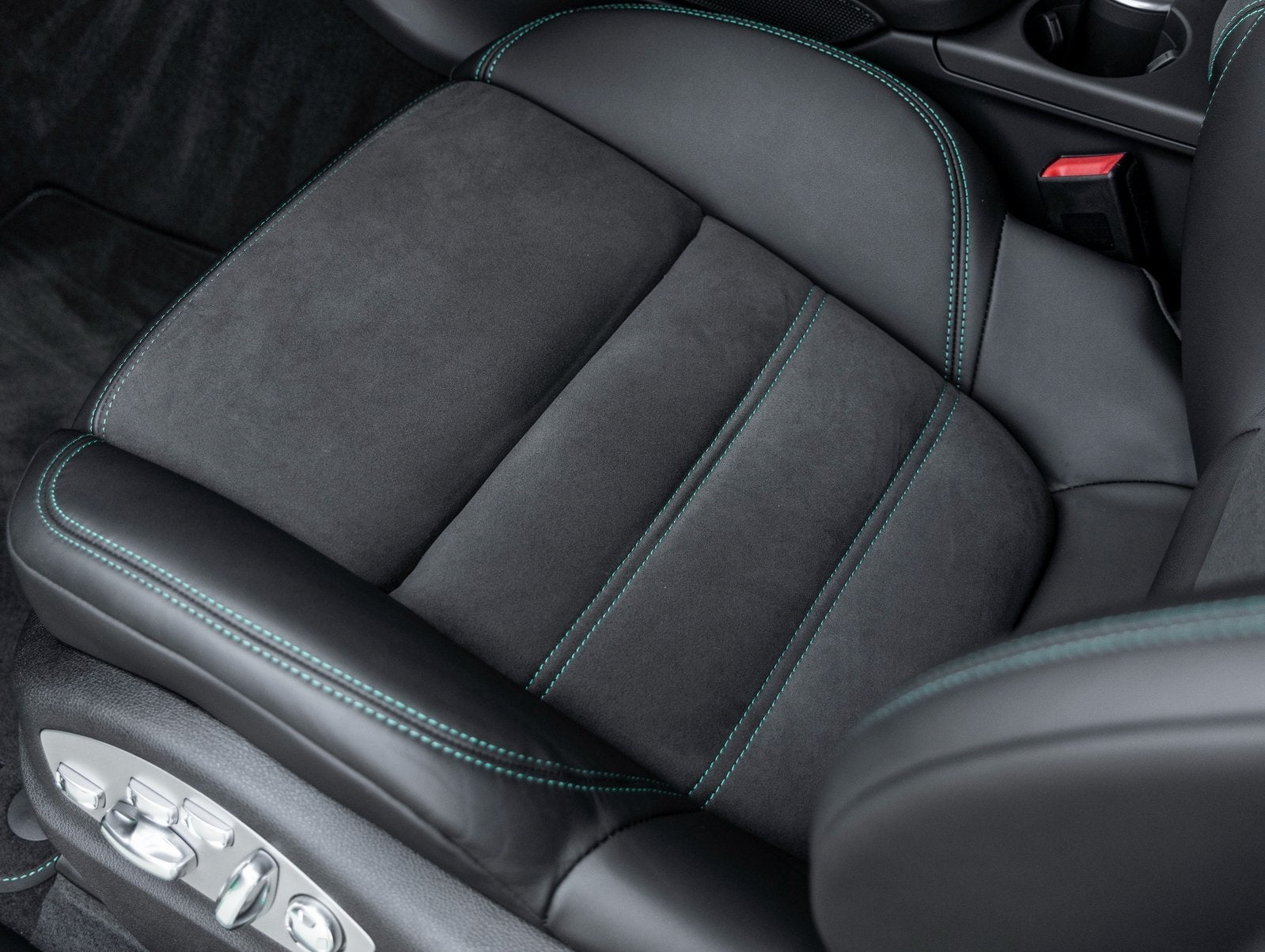 2026 Porsche Macan Macan GTS