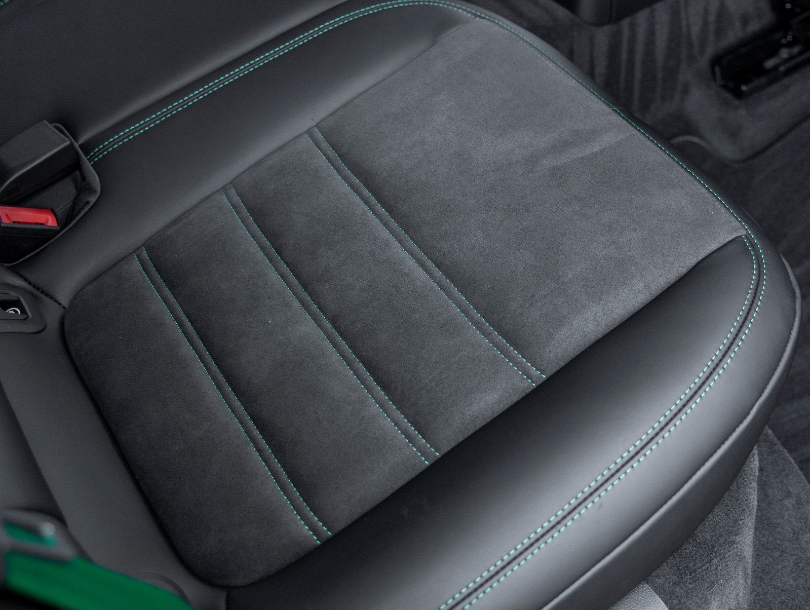 2026 Porsche Macan Macan GTS