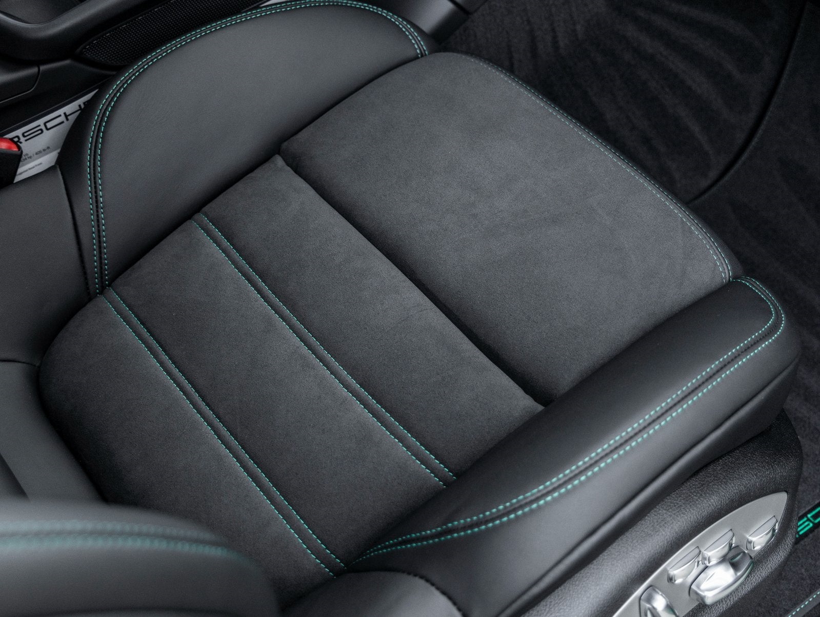 2026 Porsche Macan Macan GTS