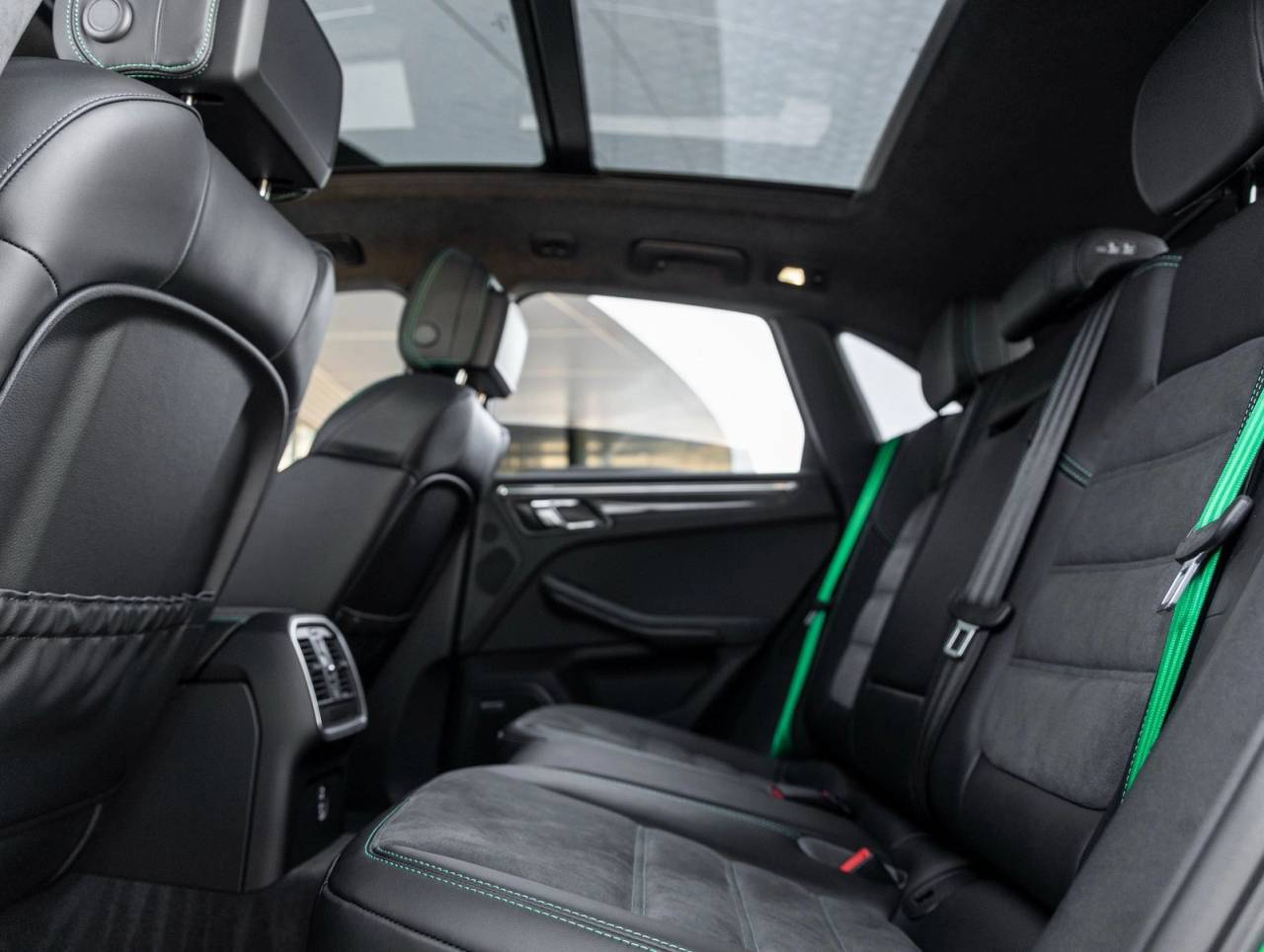 2026 Porsche Macan Macan GTS