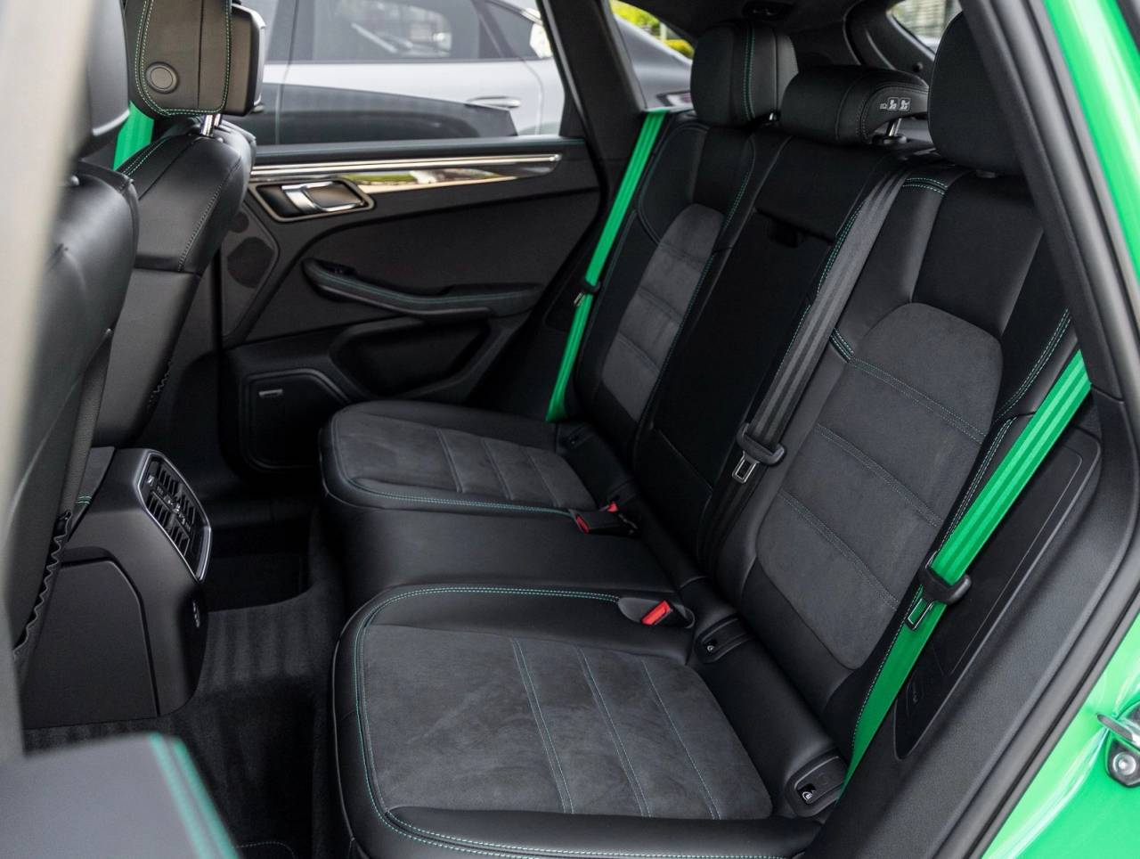 2026 Porsche Macan Macan GTS