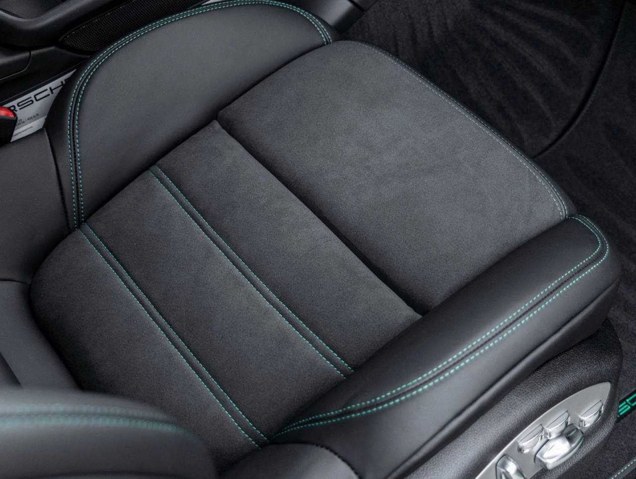 2026 Porsche Macan Macan GTS