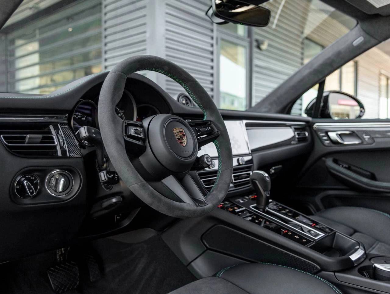 2026 Porsche Macan Macan GTS