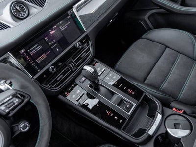 2026 Porsche Macan Macan GTS