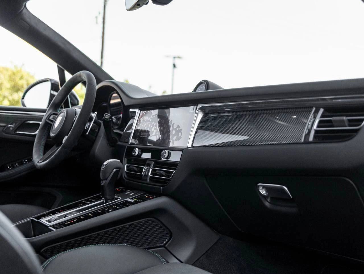 2026 Porsche Macan Macan GTS