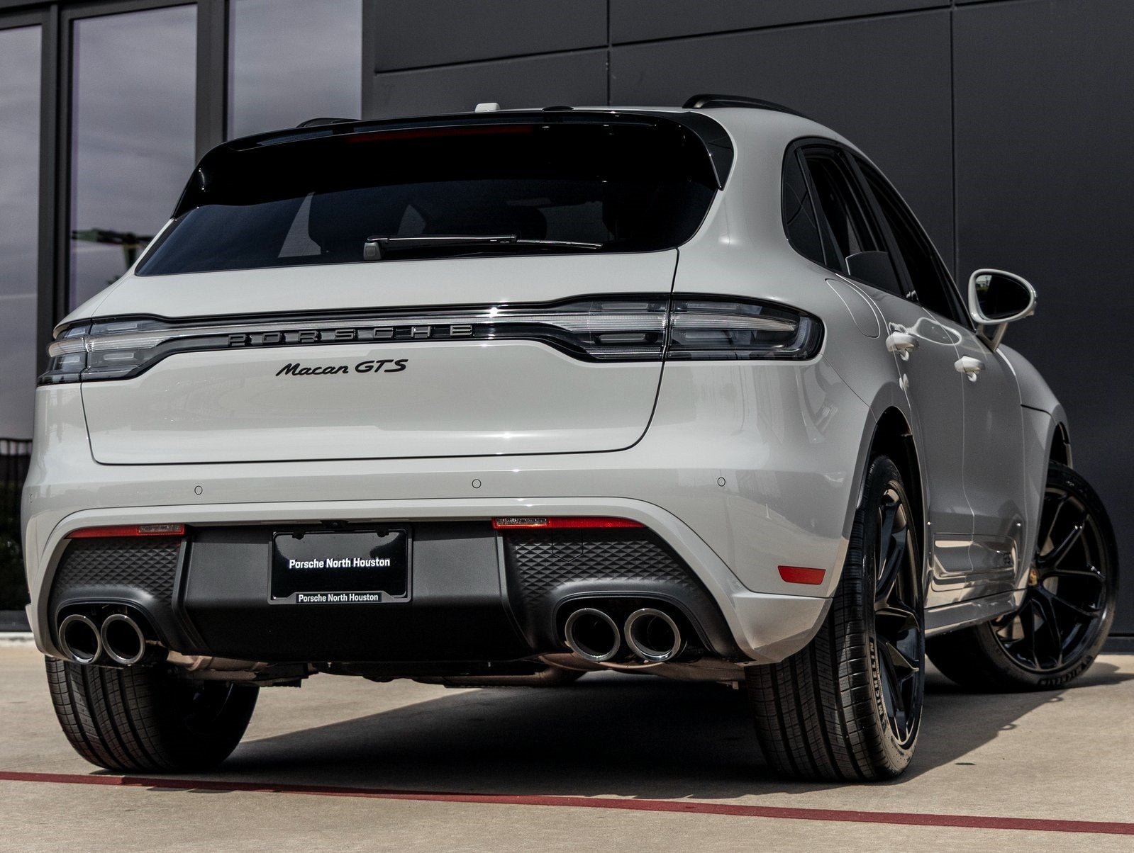2026 Porsche Macan Macan GTS
