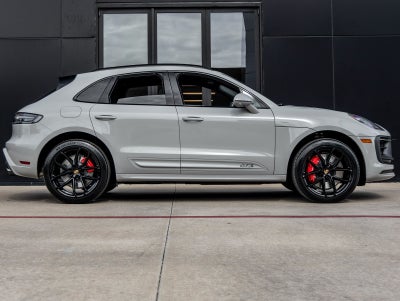 2026 Porsche Macan Macan GTS