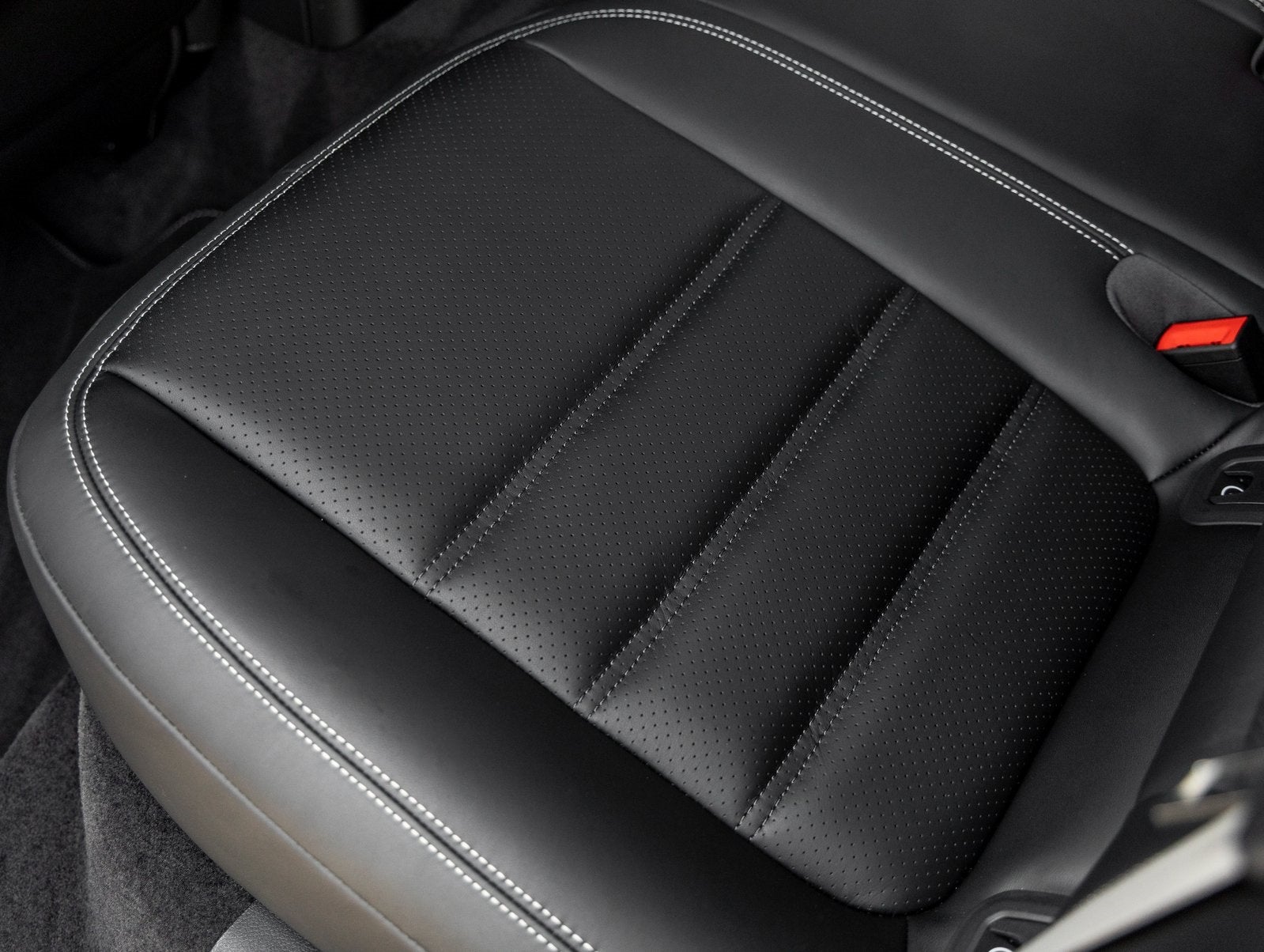 2026 Porsche Macan Macan GTS