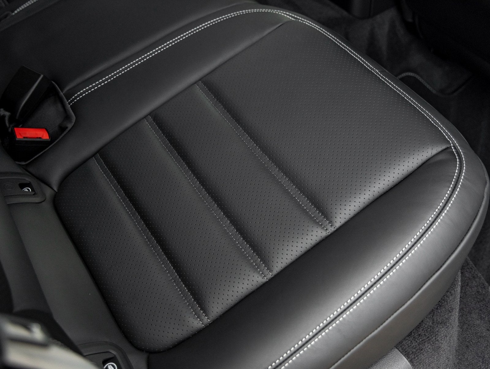 2026 Porsche Macan Macan GTS