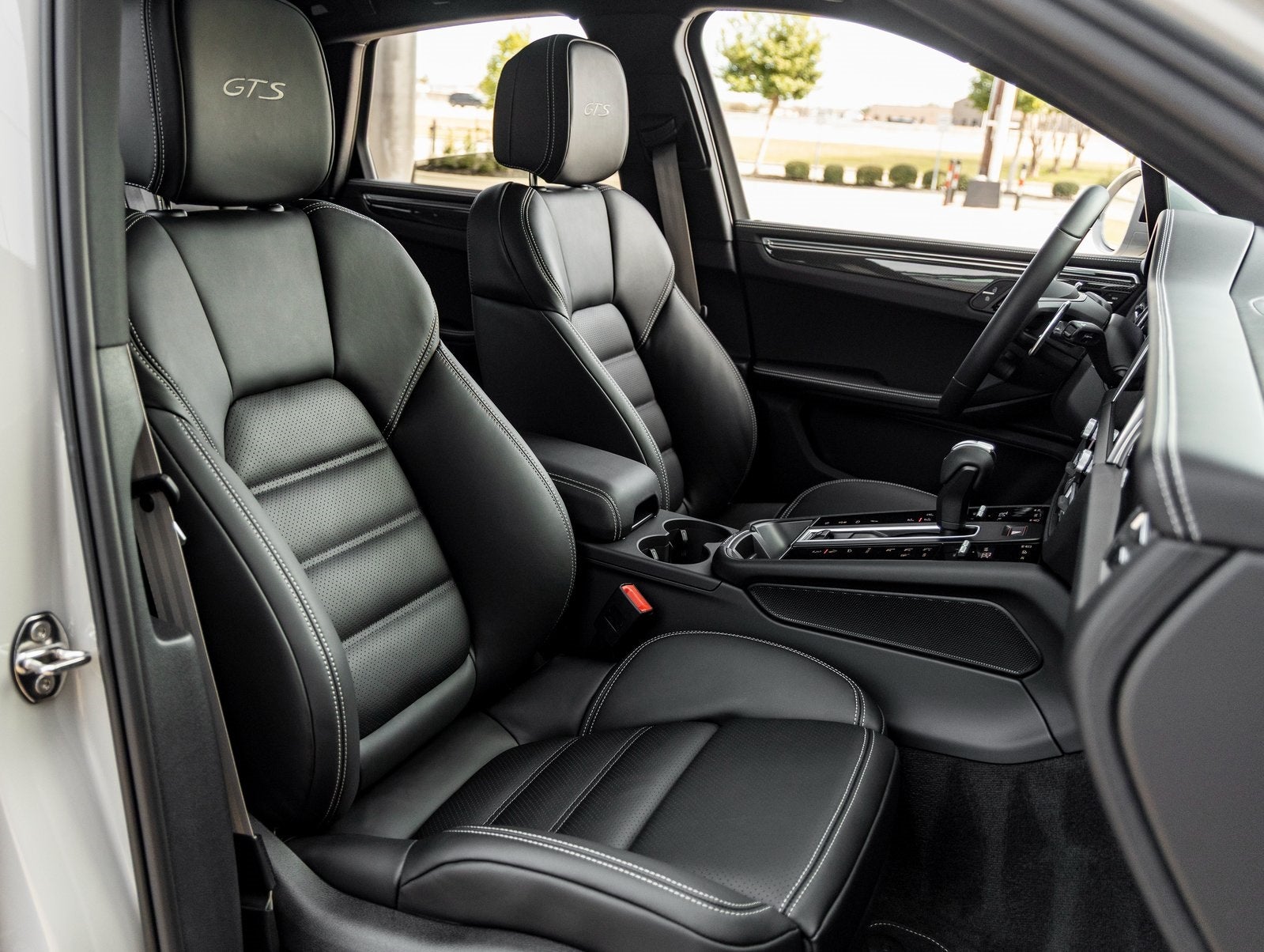 2026 Porsche Macan Macan GTS